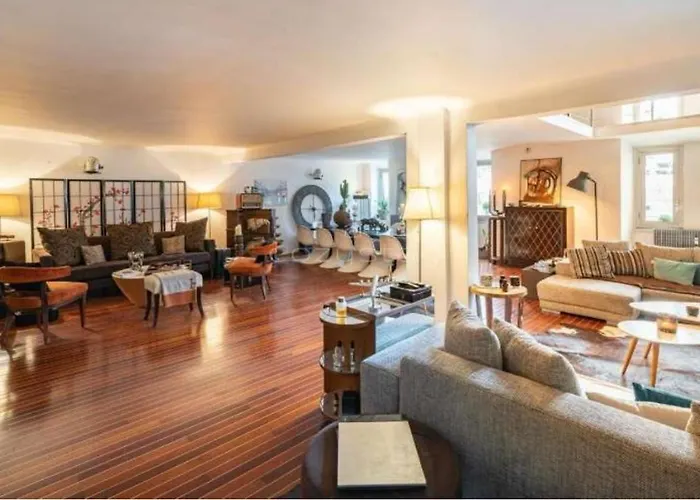 Centre Cannes Galia 210 M2